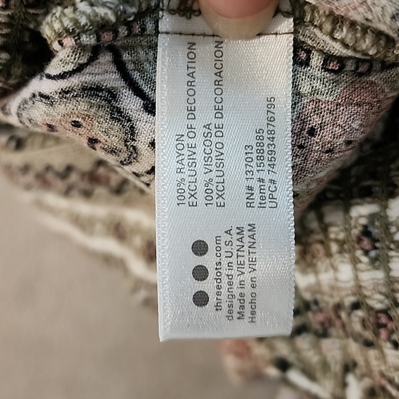 Women's 3 dot shorts - size 2XL - Picture 5 of 5